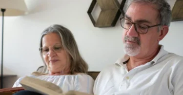 The Old Age Security (OAS) scheme is essential to Canada’s social assistance system. It offers monthly reimbursements to qualified adults aged 65 and above.